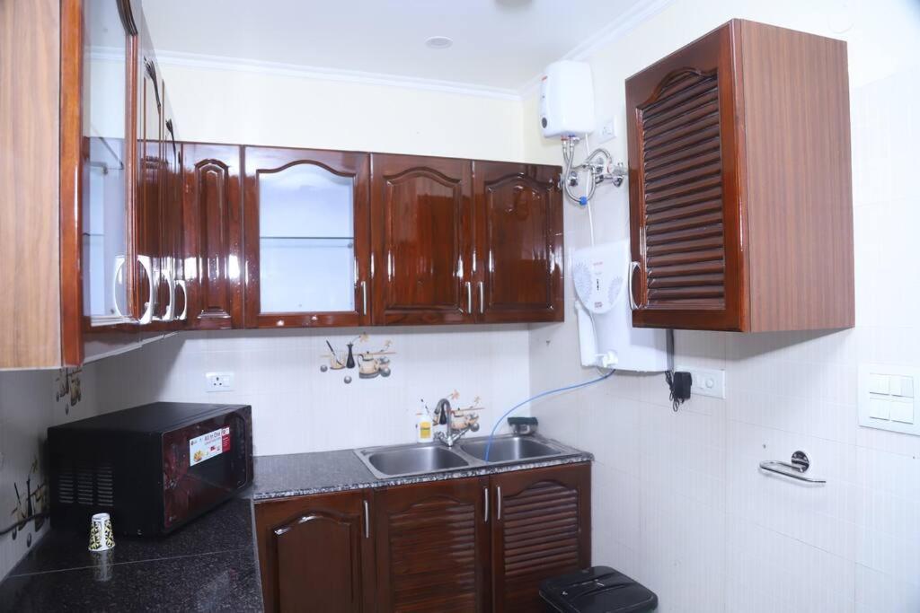 Fortune Service 3bhk,b-57 Sarita Vihar