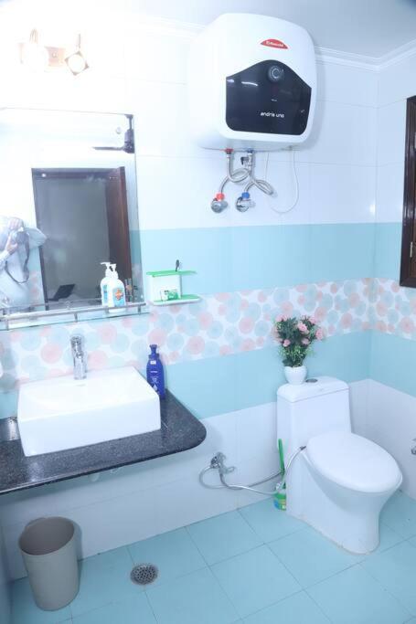 Fortune Service 3bhk,b-57 Sarita Vihar * New Delhi