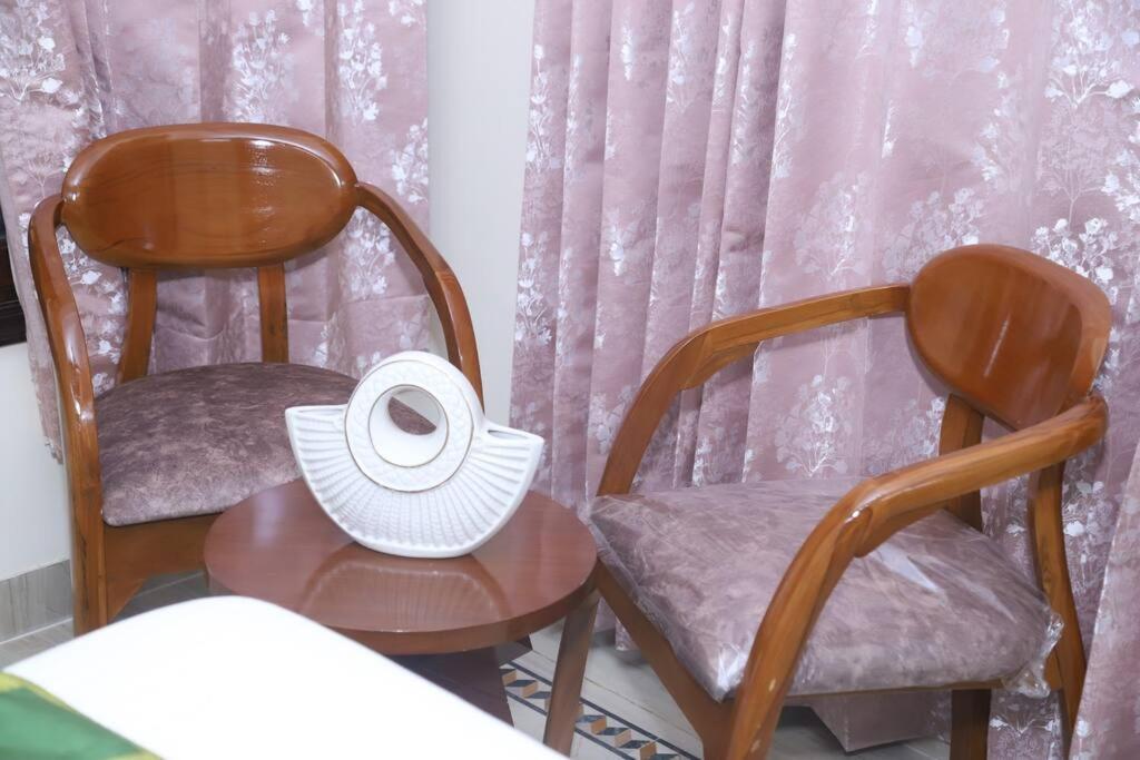 Fortune Service 3bhk,b-57 Sarita Vihar *