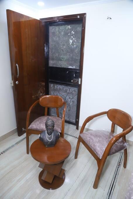Fortune Service 3bhk,b-57 Sarita Vihar